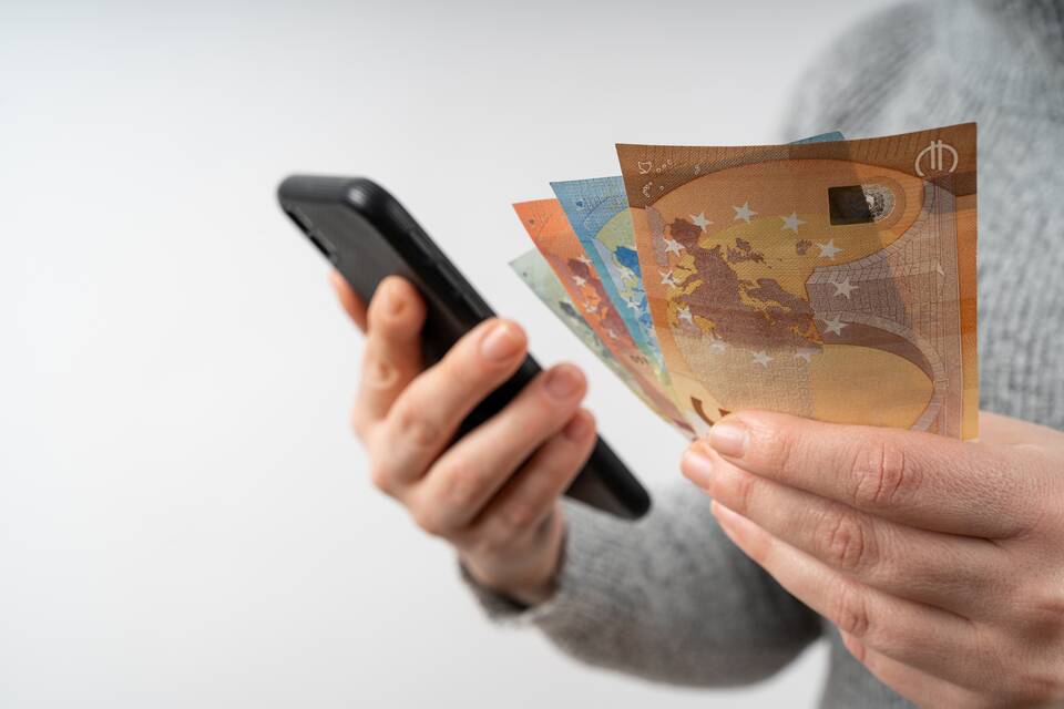 Как перевести средства между активными счетами